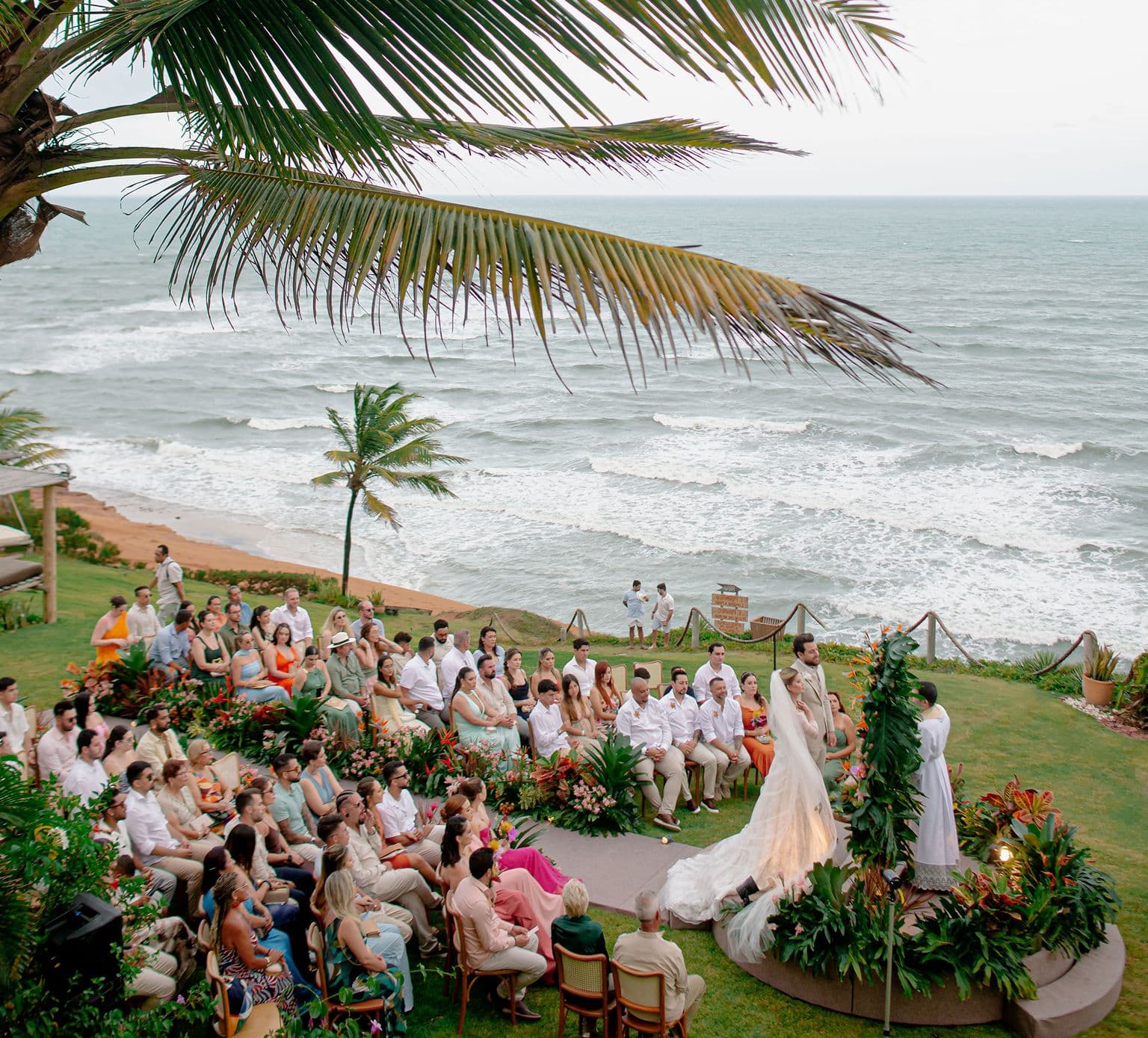 Cerimônia à beira-mar no Kilombo Villas